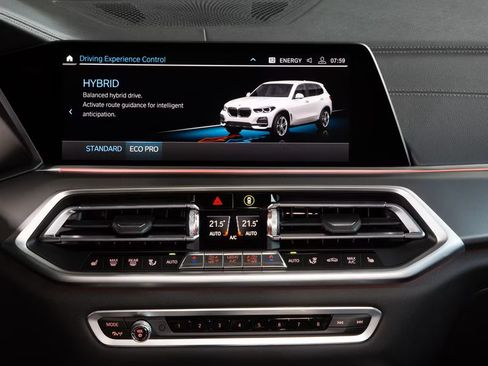 Used 2021 BMW X5 xDrive45e w/ Premium Package image 10