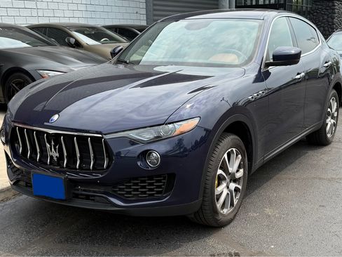 Used 2017 Maserati Levante Sport Utility 4D image 12