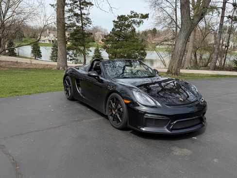 Used 2016 Porsche Boxster Spyder RWD image 2