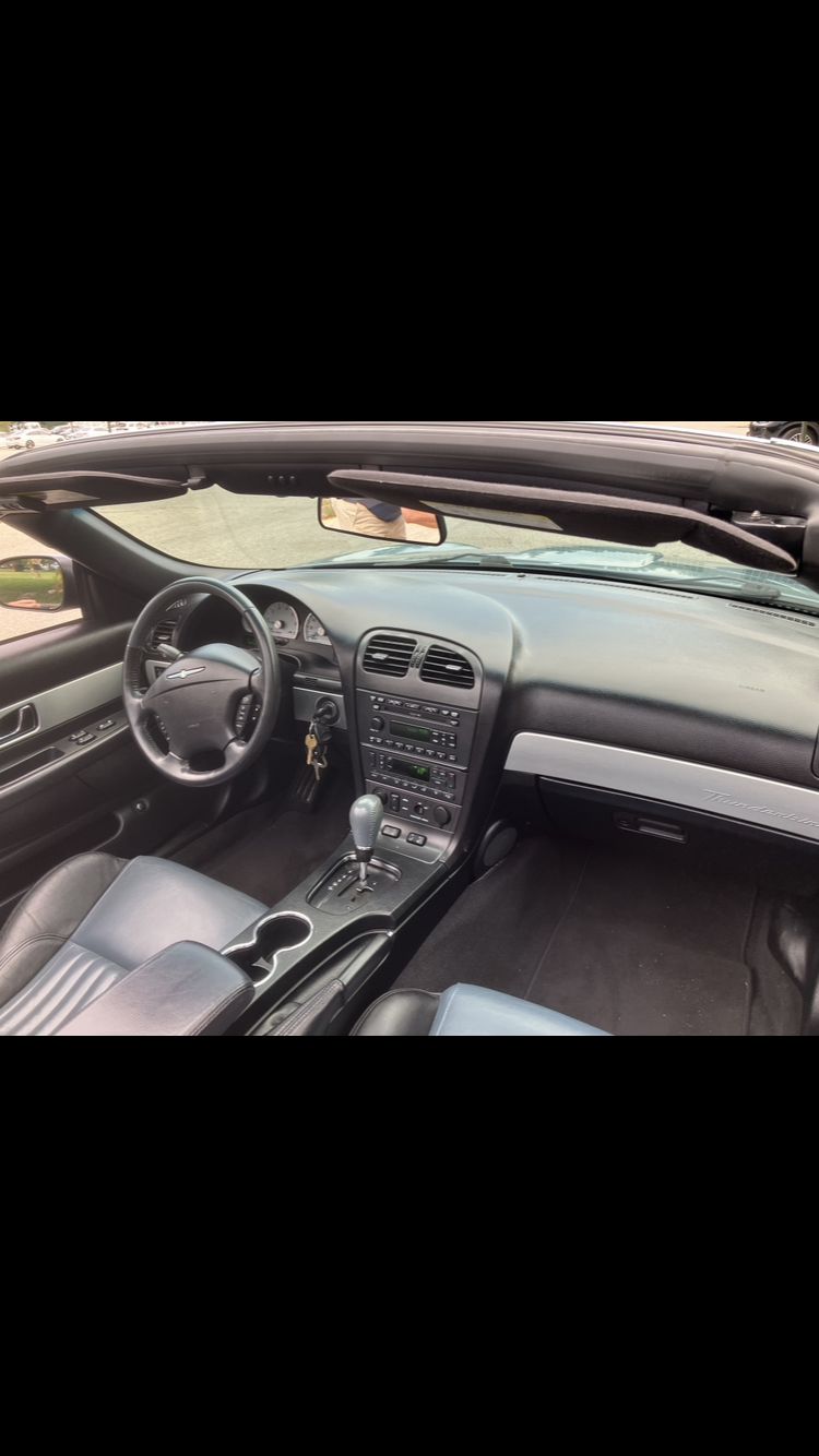 Used 2005 Ford Thunderbird RWD image 13