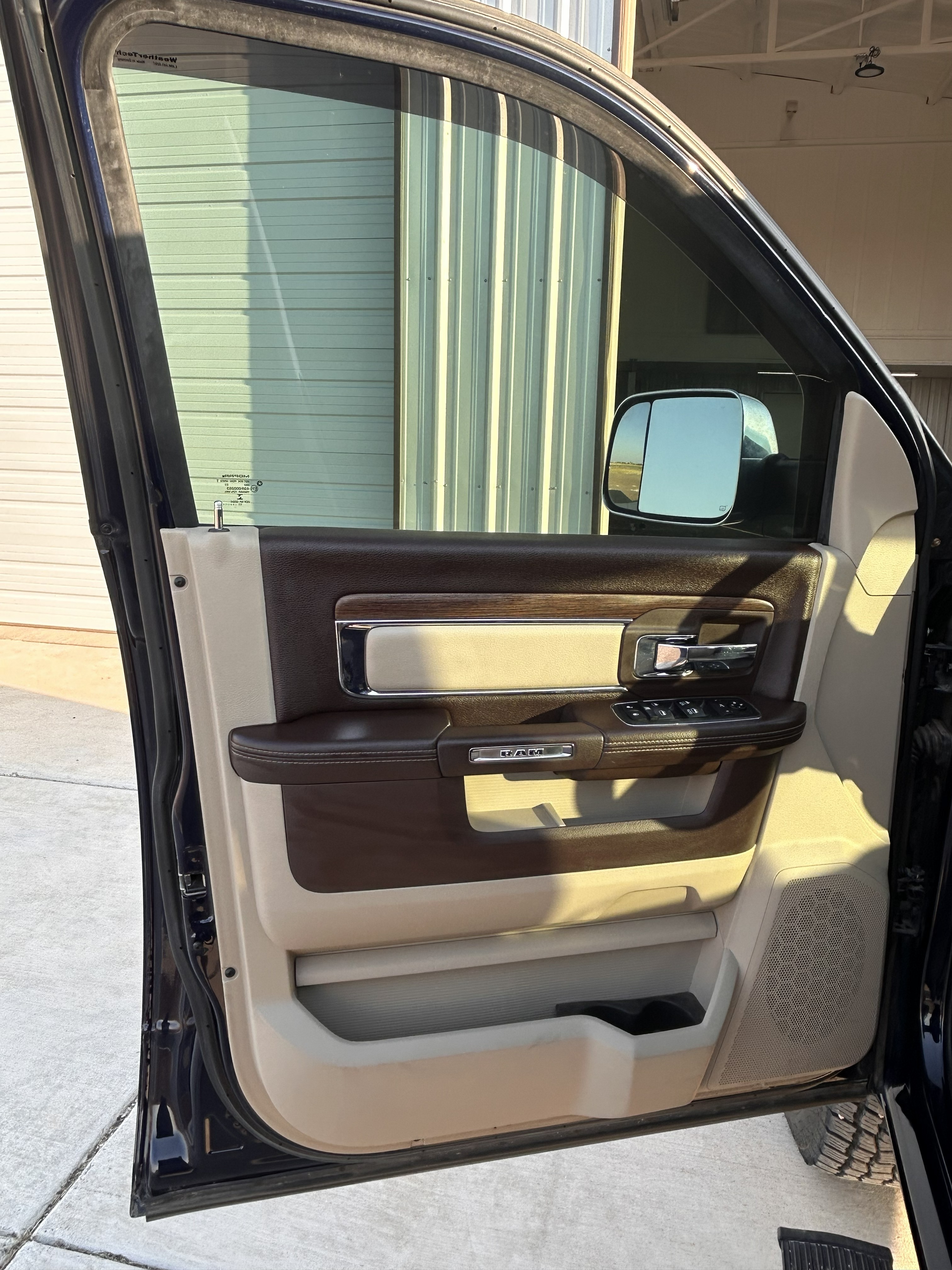 Used 2018 RAM 3500 Laramie AWD/4WD image 21