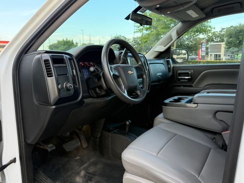Used 2018 Chevrolet Silverado 1500 W/T w/ Trailering Package AWD/4WD image 14