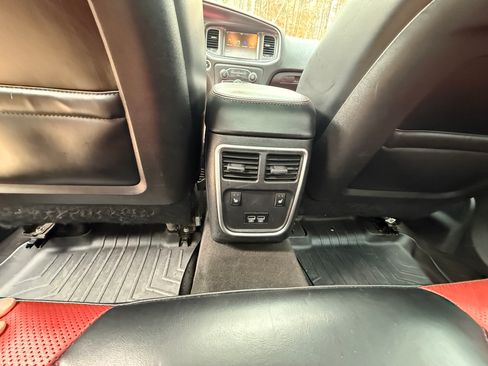 Used 2015 Dodge Charger SXT w/ AWD Plus Group image 9