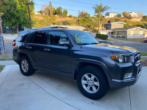 Used 2010 Toyota 4Runner SR5 image 2