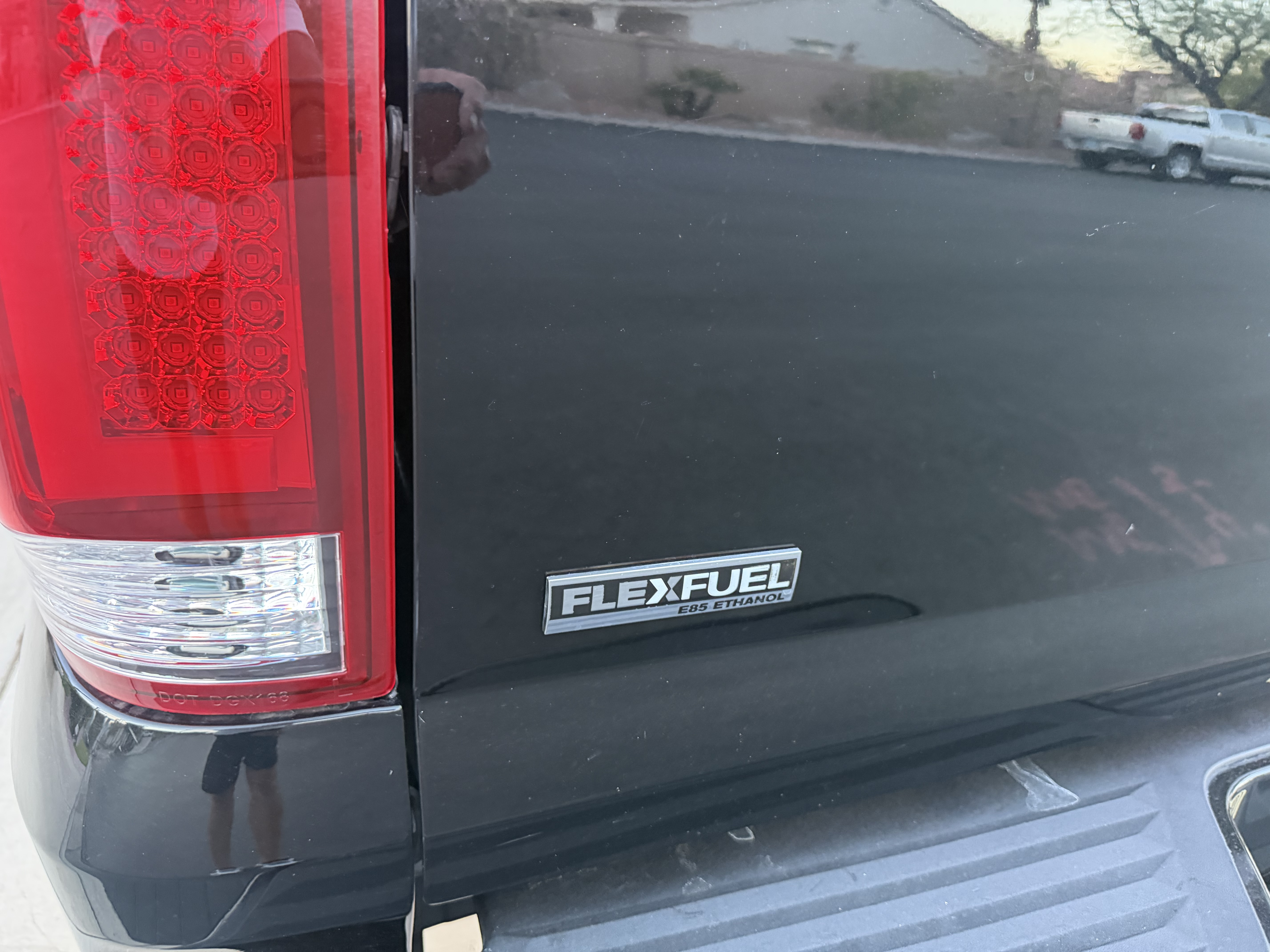 Used 2009 Cadillac Escalade EXT AWD/4WD image 8