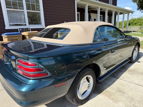Used 1995 Ford Mustang Convertible image 4