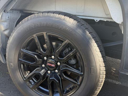 Used 2022 GMC Sierra 1500 Elevation image 9