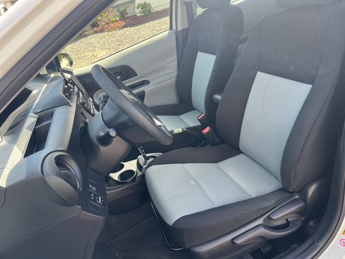 Used 2013 Toyota Prius C Two image 11