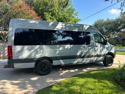 Used 2025 Mercedes-Benz Sprinter 2500 image 5