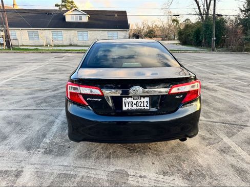 Used 2012 Toyota Camry XLE image 8