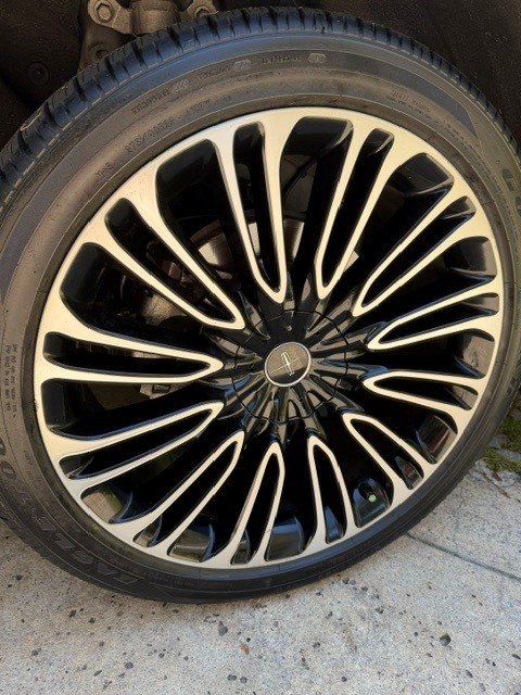 Used 2021 Lincoln Aviator Black Label w/ Dynamic Handling Package AWD/4WD image 15