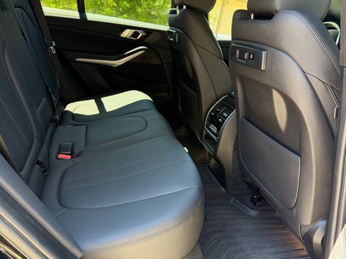 Used 2022 BMW X5 xDrive40i AWD/4WD image 16
