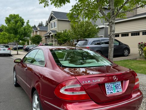 Used 2004 Mercedes-Benz CLK 320 Coupe image 2