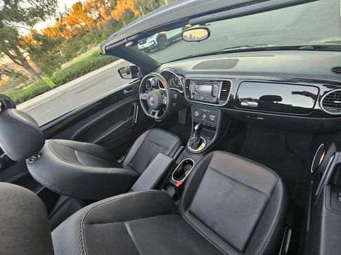 Used 2013 Volkswagen Beetle 2.5 image 20