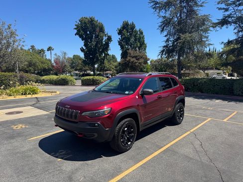 Used 2020 Jeep Cherokee Trailhawk w/ Cold Weather Group AWD/4WD image 6