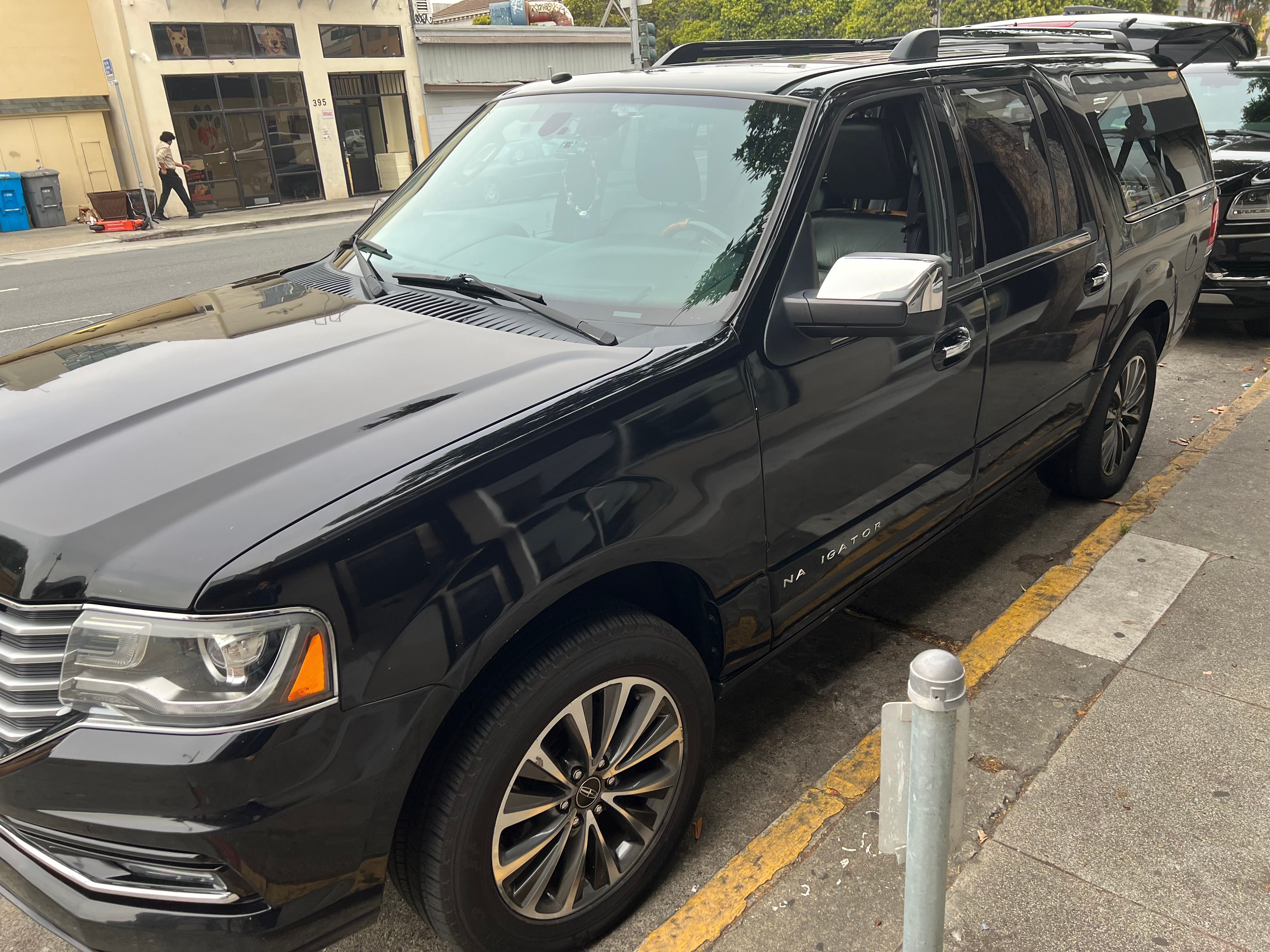 Used 2017 Lincoln Navigator L Select RWD image 1