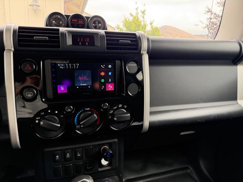 Used 2010 Toyota FJ Cruiser 4WD w/ Convenience Pkg image 11