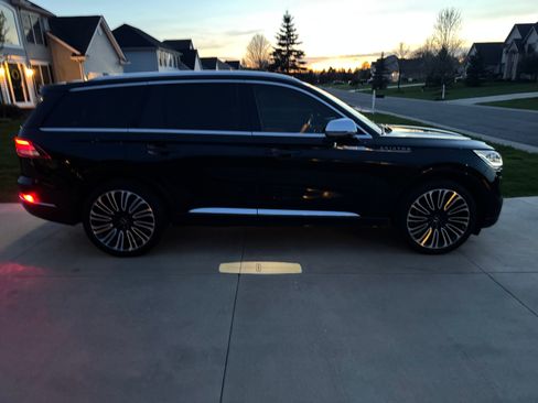 Used 2021 Lincoln Aviator Black Label w/ Dynamic Handling Package image 32