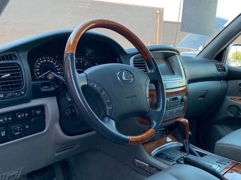 Used 2006 Lexus LX 470 4WD w/ Preferred Accessory Pkg image 12