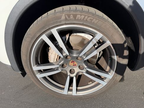 Used 2012 Porsche Cayenne S AWD/4WD image 22