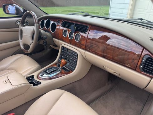 Used 2004 Jaguar XK8 Convertible RWD image 13