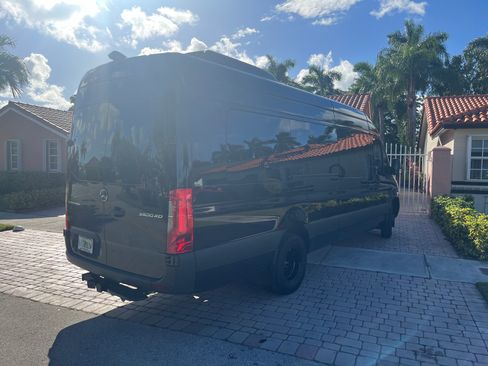 Used 2022 Mercedes-Benz Sprinter 3500 image 22