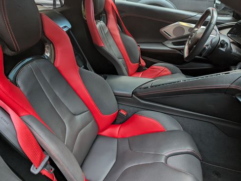 Used 2021 Chevrolet Corvette Stingray Premium Cpe w/ Z51 Performance Package image 15