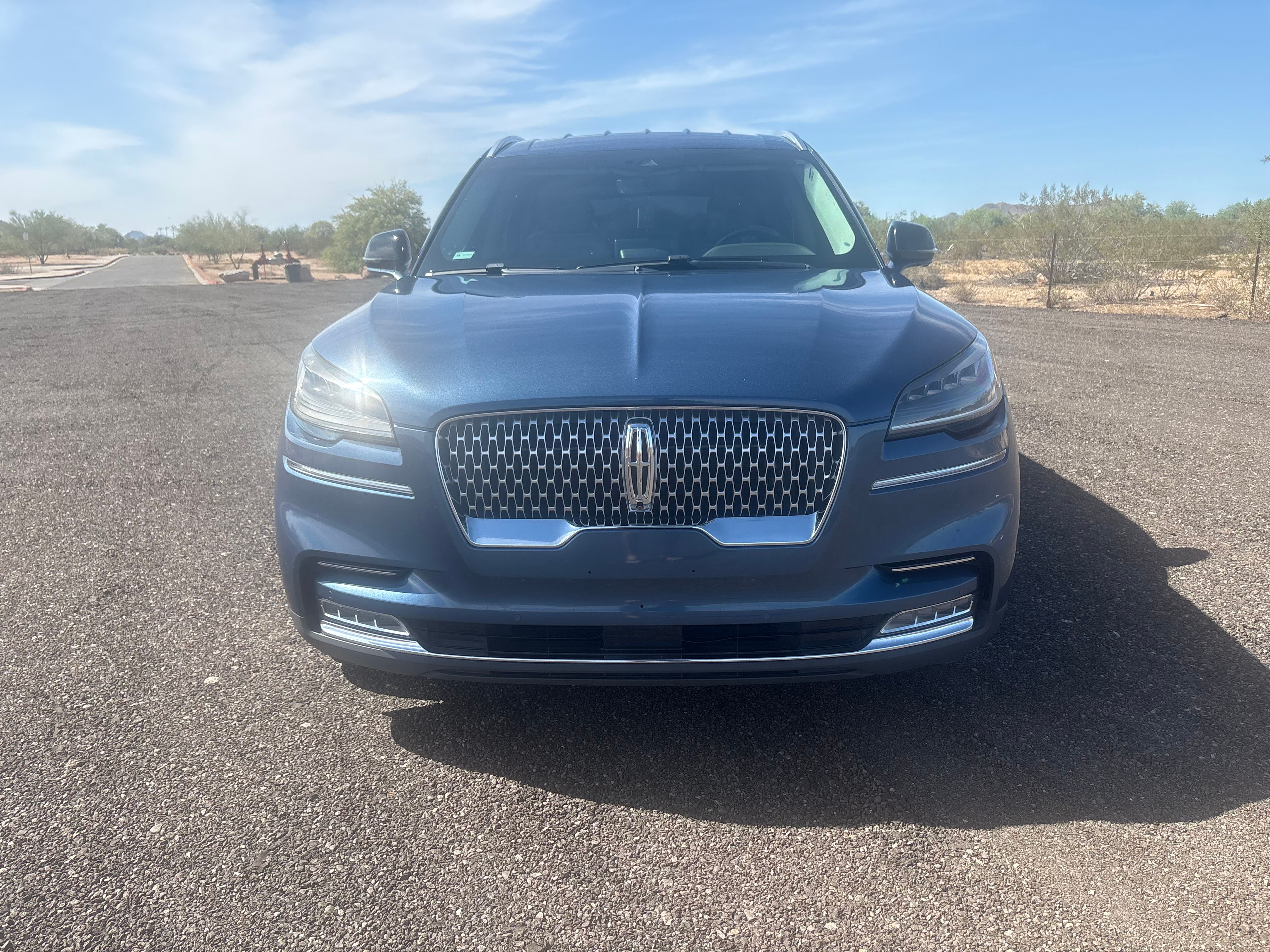 Used 2020 Lincoln Aviator Reserve w/ Class IV Trailer Tow Package RWD image 2