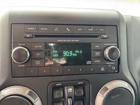 Used 2015 Jeep Wrangler Unlimited Sport w/ Quick Order Package 24S image 13