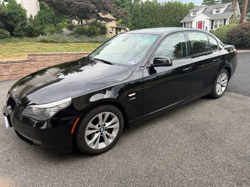 Used 2010 BMW 535i xDrive Sedan AWD/4WD image 9
