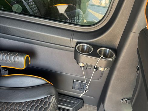 Used 2022 Mercedes-Benz Sprinter 2500 image 9