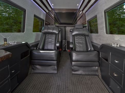 Used 2012 Mercedes-Benz Sprinter 2500 image 4