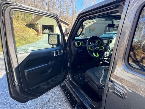 Used 2019 Jeep Wrangler Unlimited Sport S AWD/4WD image 13