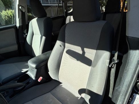 Used 2015 Toyota RAV4 LE image 8