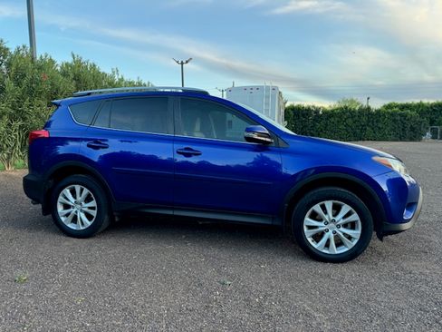 Used 2014 Toyota RAV4 Limited w/ Technology Package image 17