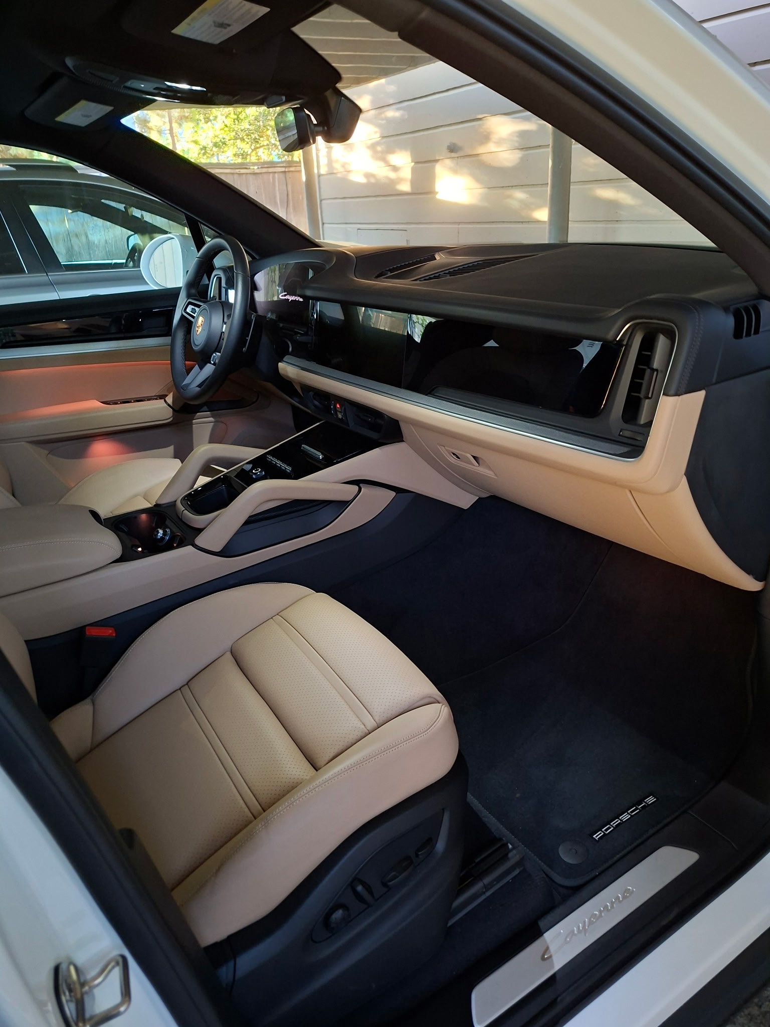 Used 2024 Porsche Cayenne AWD/4WD image 5
