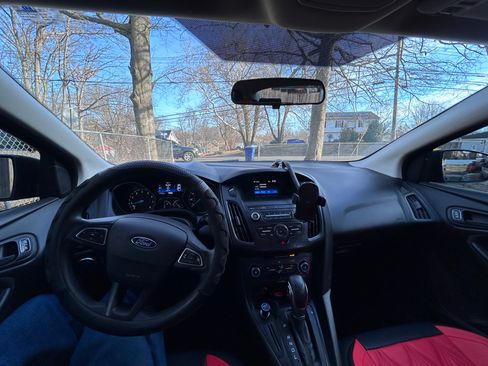 Used 2018 Ford Focus S image 10