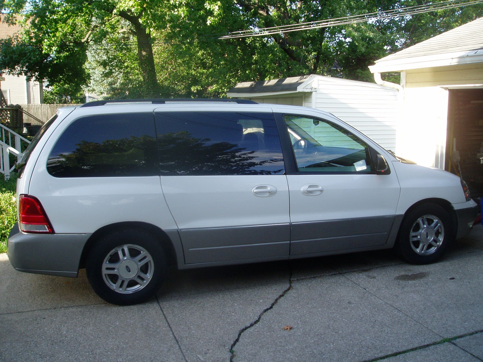 Used 2005 Ford Freestar Limited FWD image 14