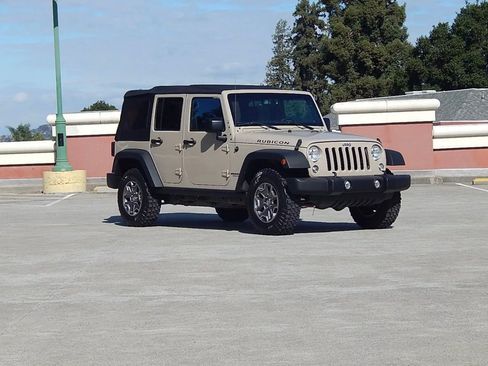 Used 2016 Jeep Wrangler Unlimited Rubicon w/ Connectivity Group image 2