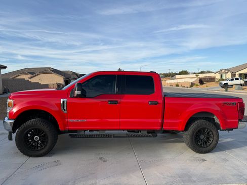 Used 2021 Ford F250 XLT w/ XLT Value Package AWD/4WD image 2