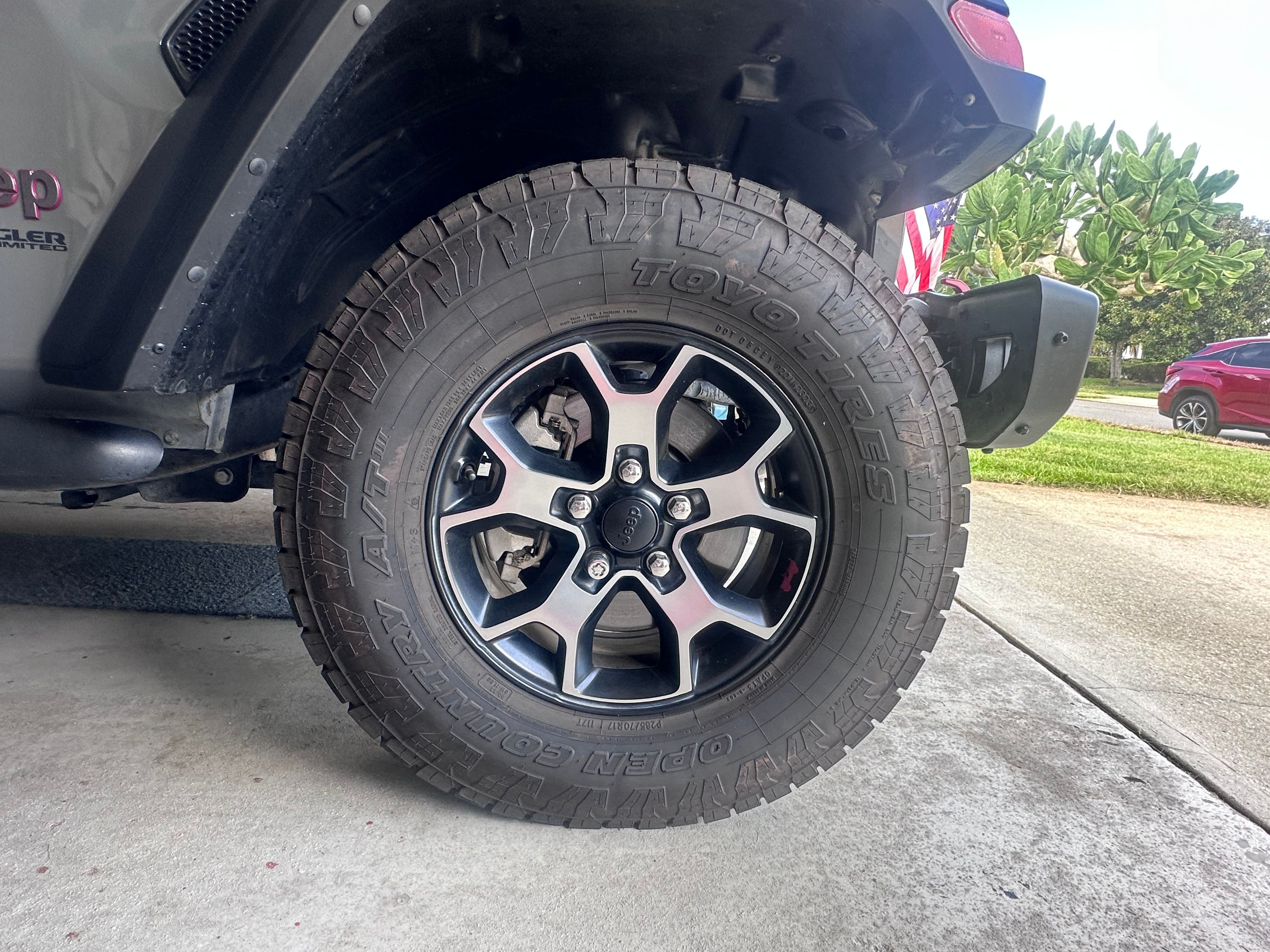 Used 2018 Jeep Wrangler Unlimited Rubicon AWD/4WD image 11