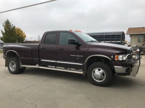 Used 2004 Dodge Ram 3500 Truck SLT w/ Trailer Tow Group AWD/4WD image 2