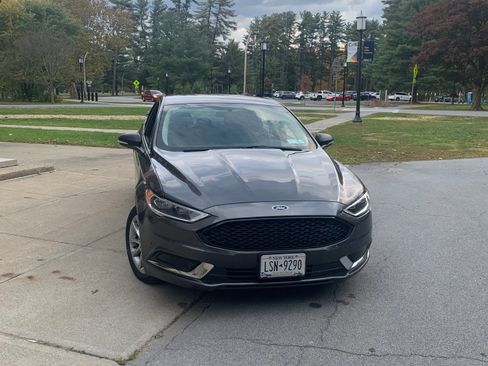 Used 2018 Ford Fusion Energi SE image 16