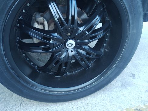 Used 2004 Chevrolet Tahoe LS w/ Cargo Package image 6