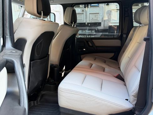 Used 2011 Mercedes-Benz G 550 image 12