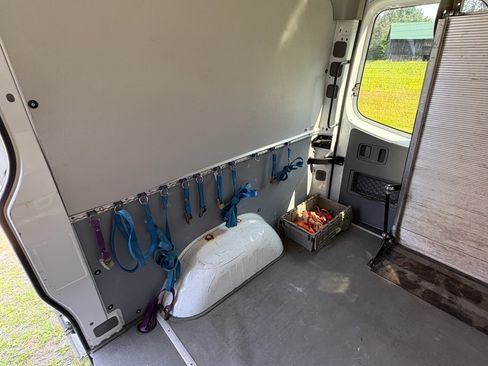 Used 2015 Mercedes-Benz Sprinter 2500 image 9