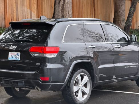 Used 2014 Jeep Grand Cherokee Overland w/ Advanced Technology Group image 9