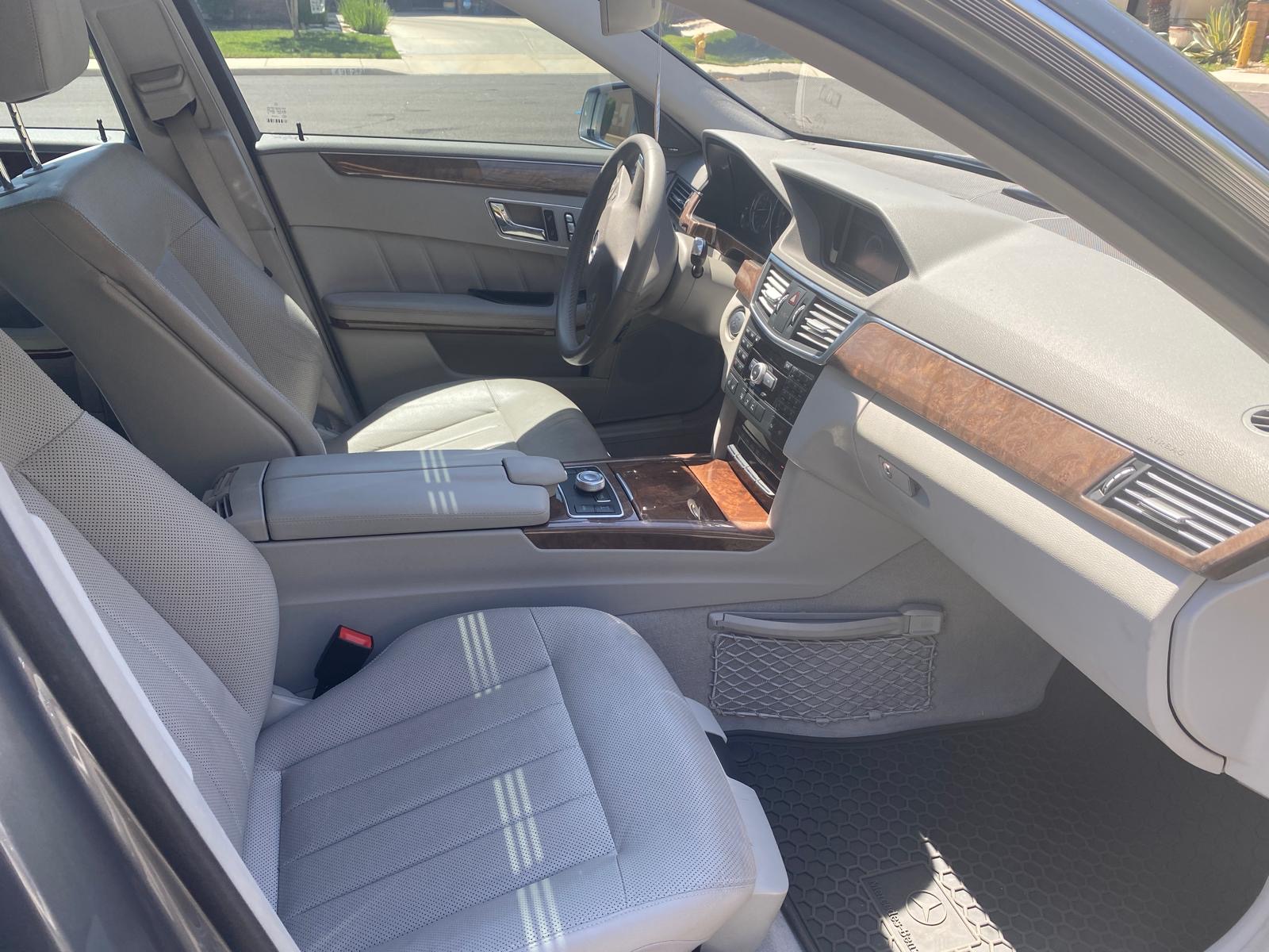 Used 2011 Mercedes-Benz E 550 4MATIC Sedan image 10