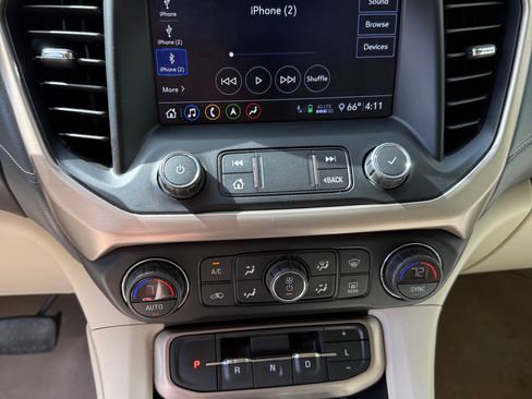 Used 2020 GMC Acadia Denali image 9