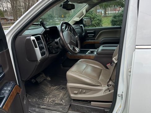 Used 2014 GMC Sierra 1500 SLT w/ SLT Crew Cab Value Package image 10